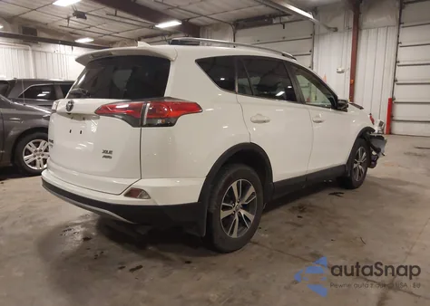 2018 Toyota Rav4 Xle z USA, uszkodzony, nr VIN JTMRFREVXJJ208445